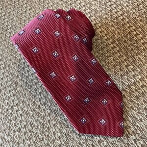 IKE BEHAR NEW YORK Mens Silk Red Geometric Jacquard Hand Tailored Tie‎